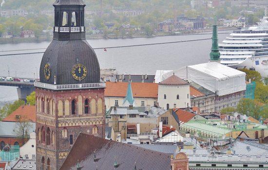 Riga_Petrikirche_Blick_vom_Turm_zum_Dom_3