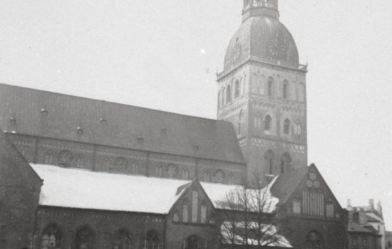 n_001_R0208-2_44_png_1600x1200_watermark-zl_watermark-r20xb20_q85_194x year